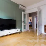 Amazing, Spacious In The Center!