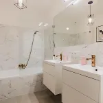 Amazing, Spacious In The Center! *