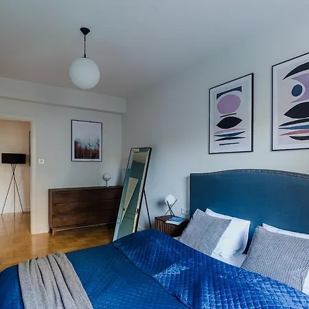 Amazing, Spacious In The Center! Apartment *