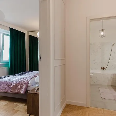 Daire Amazing, Spacious In The Center! *