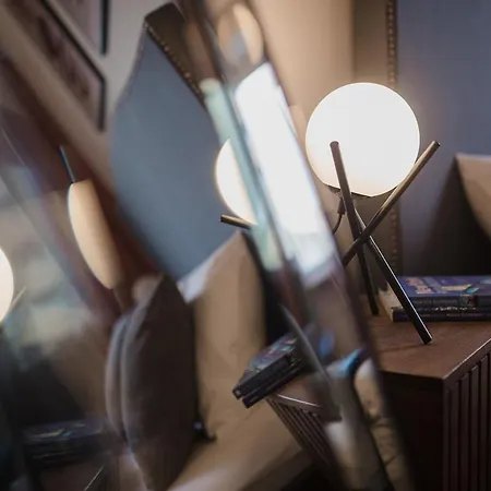 Amazing, Spacious In The Center! *