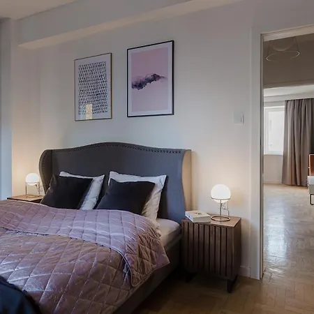 Amazing, Spacious In The Center! *