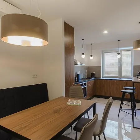 Amazing, Spacious In The Center! * ワルシャワ