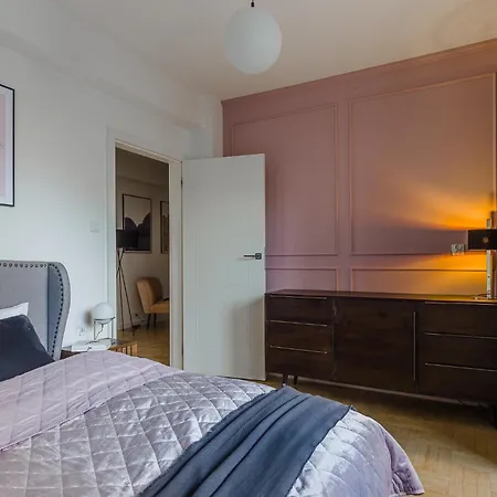 Zelazna 82-84 A By Homeprime Apartment *
