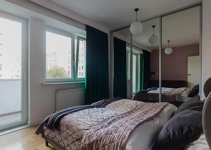Amazing, Spacious In The Center! Apartment Warsaw