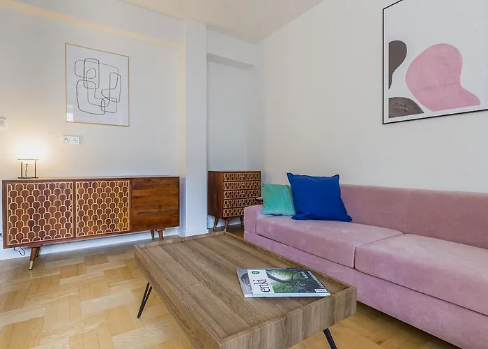 Amazing, Spacious In The Center! * Warsaw