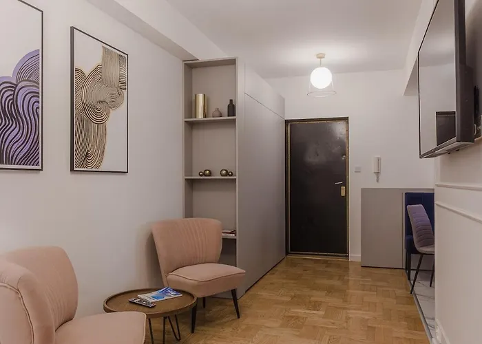 Amazing, Spacious In The Center! Apartment *