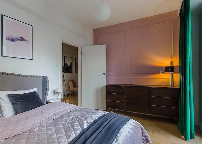 Amazing, Spacious In The Center! Warsaw