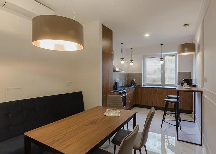 Amazing, Spacious In The Center! * Warsaw