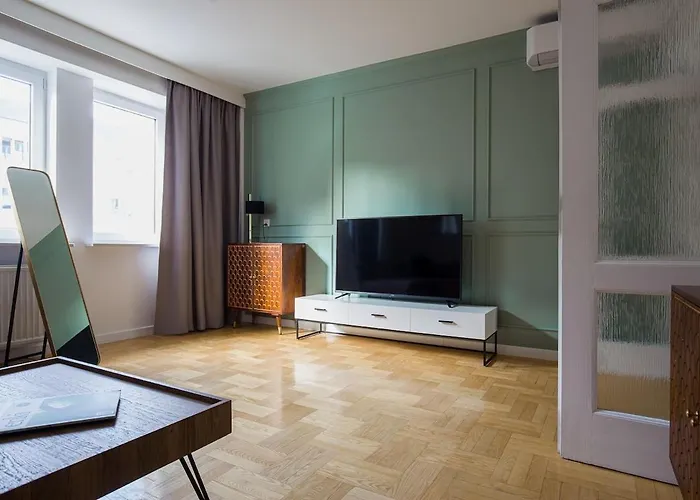 Amazing, Spacious In The Center! Apartment