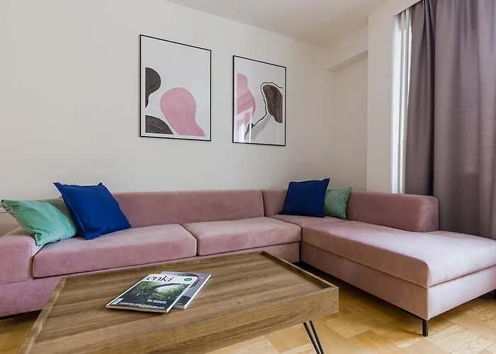 Amazing, Spacious In The Center! Apartment