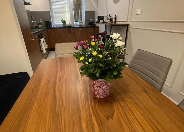 Amazing, Spacious In The Center! *