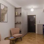 Amazing, Spacious In The Center! شقة *